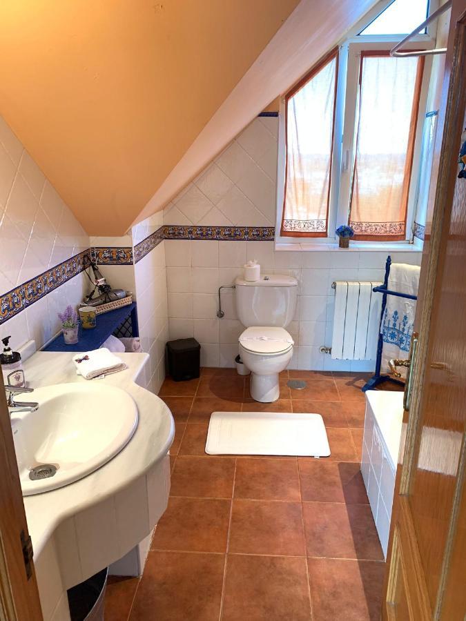 Con Baño Privado En Entorno Natural Habitación en casa particular Igollo