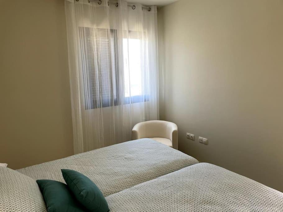 Vivienda Adosada En Castillo, *
