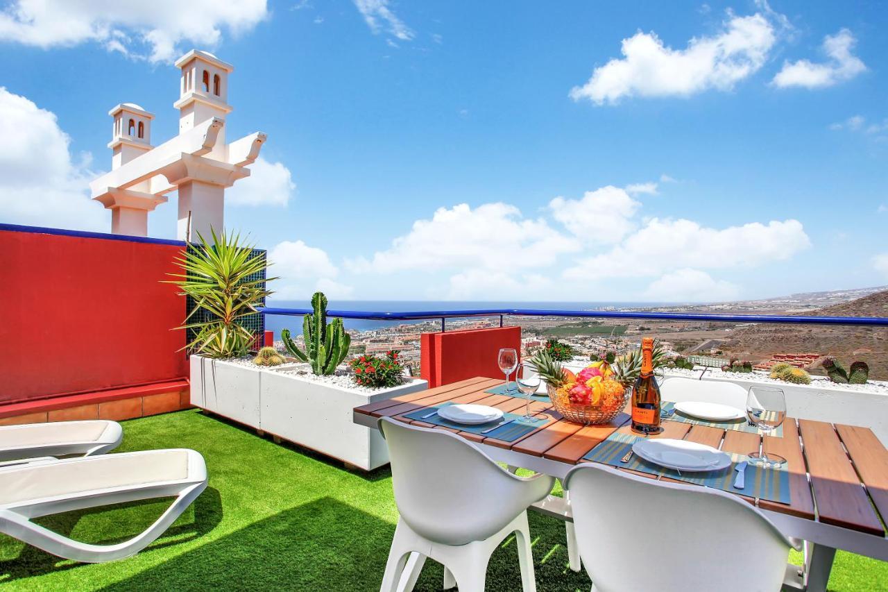 Wonderful View, Huge Terrace Solarium, Private Parking Apartment Costa Adeje (Tenerife)