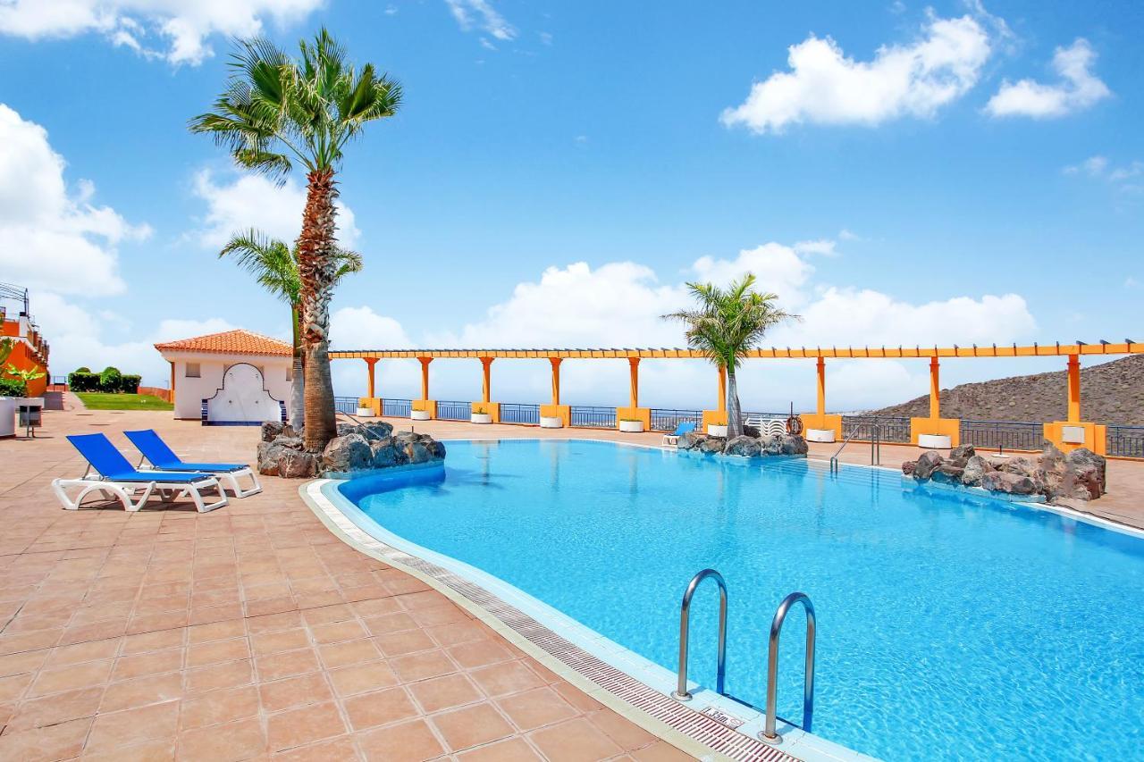 Apartment Wonderful View, Huge Terrace Solarium, Private Parking *
