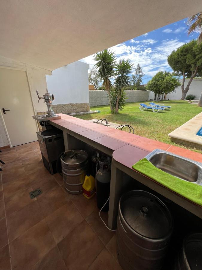 En La Barrosa, Piscina+bbq+grifo De Cerveza