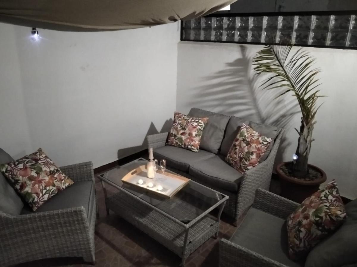 Con Grande Terraza Y Con 4 Piscinas