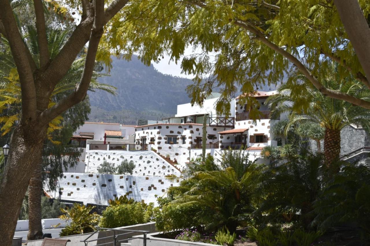 2 * Santa Lucía