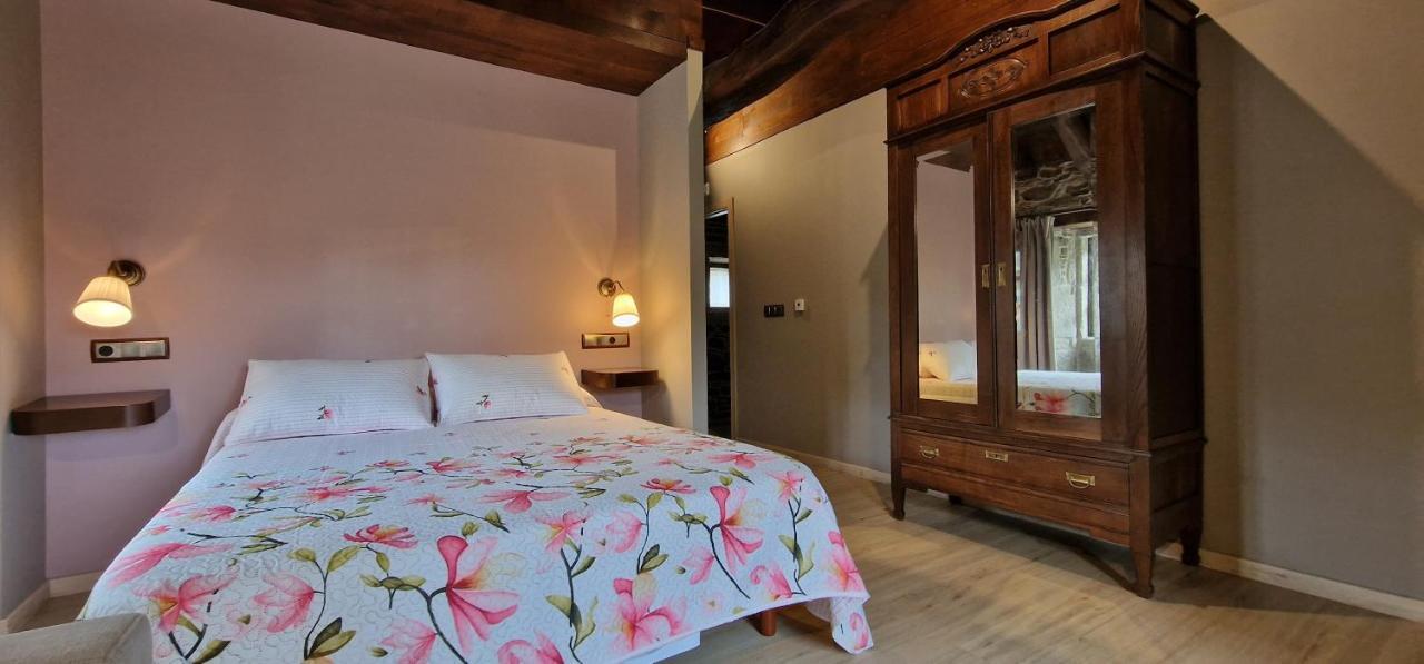 Country house La Cuevona De Lugo *