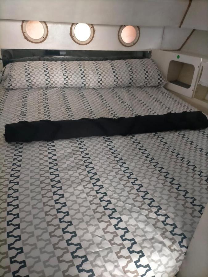 Barco Lucky Botel Sant Adria de Besos