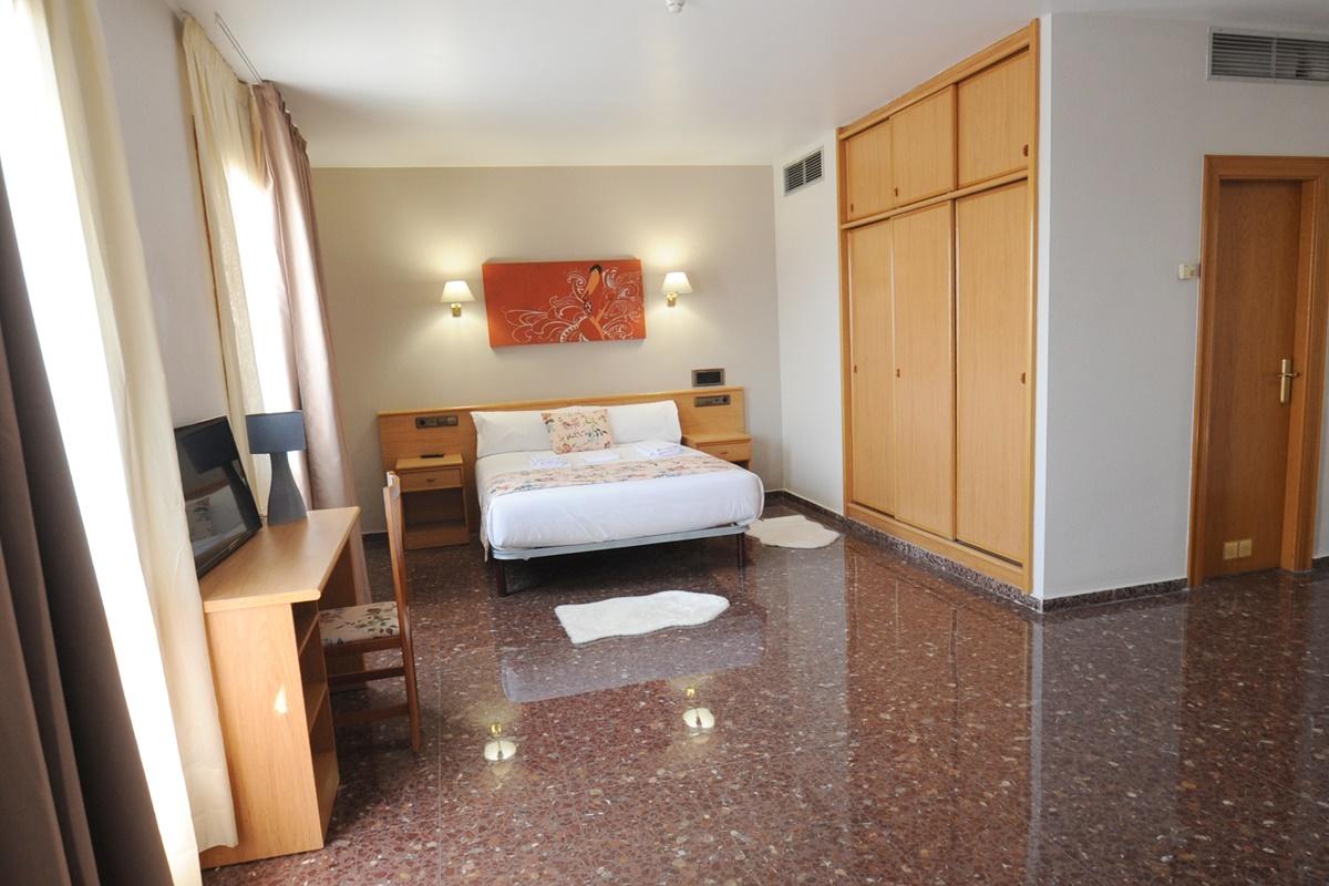 La Imperial Hotel 2*