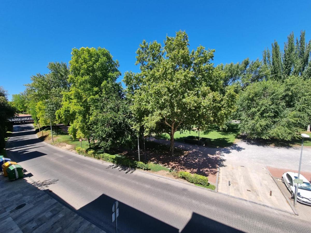 Un Rincon Con Vistas Al Parque Wifi Junto A Catedral By Apartment Logrono