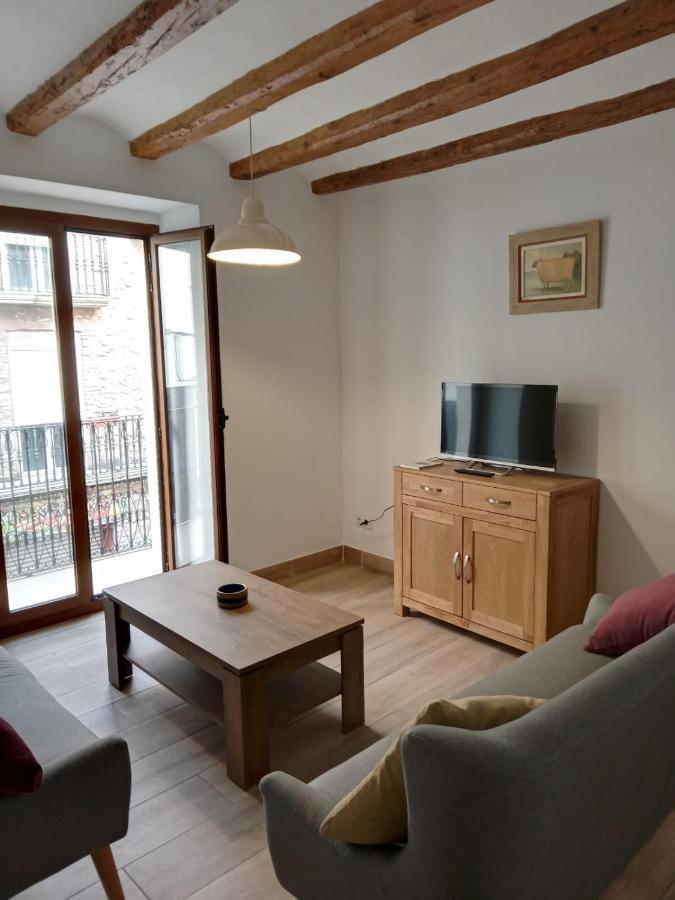 Centrally Located Two Bed In Apartment