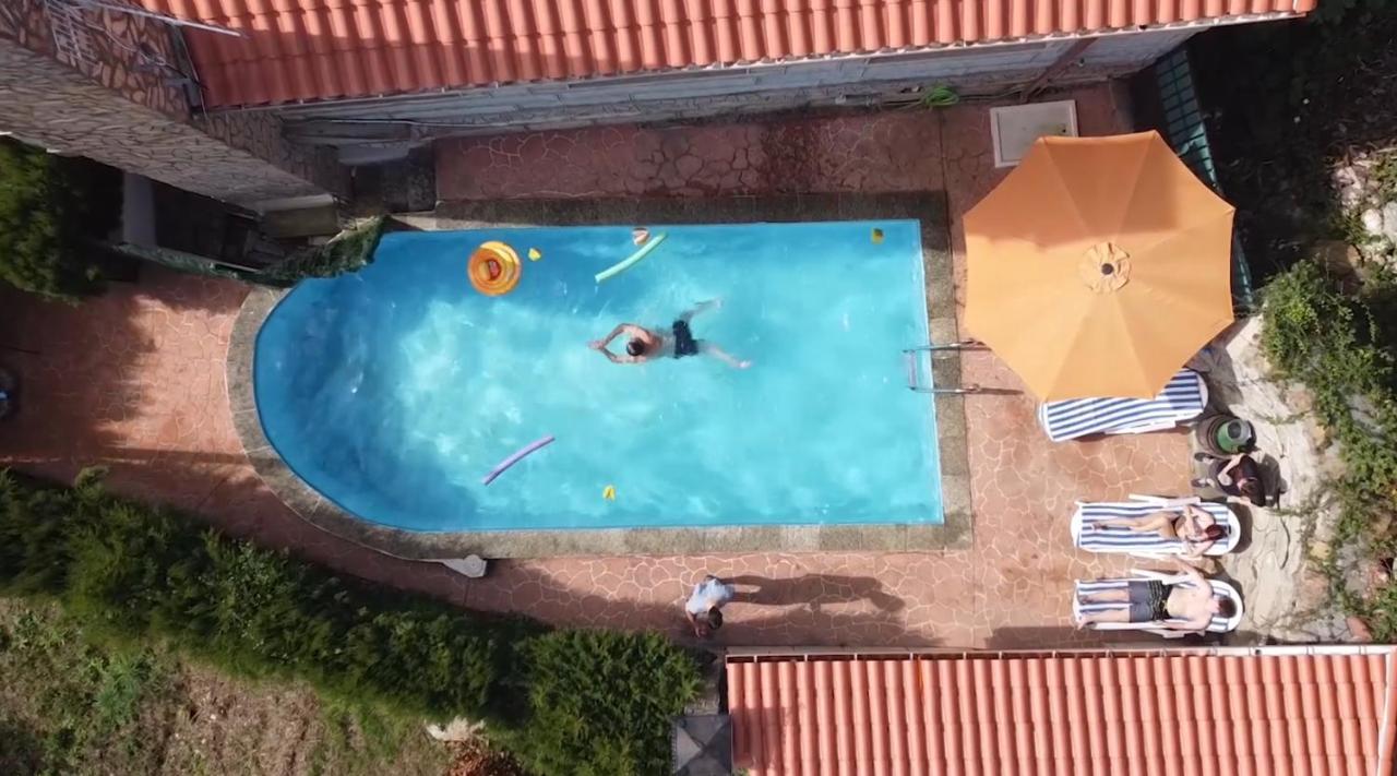 Casa Con Piscina En Ramiras, Ourense