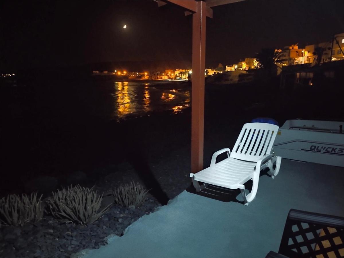 Casa Marinera En La Orilla Del Mar