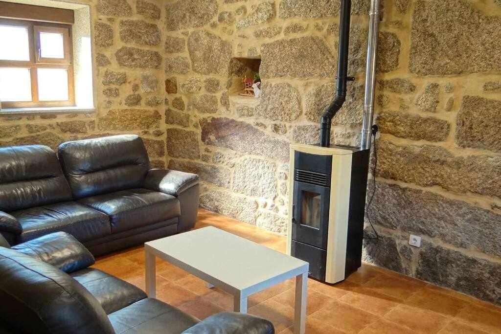Recién Restaurada En Canedo Con Terraza * Carnota
