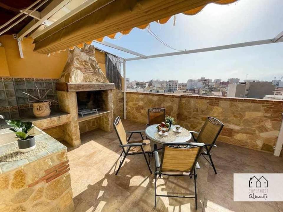 Precioso ático Con Dos Terrazas A 800m De La Playa Apartamento