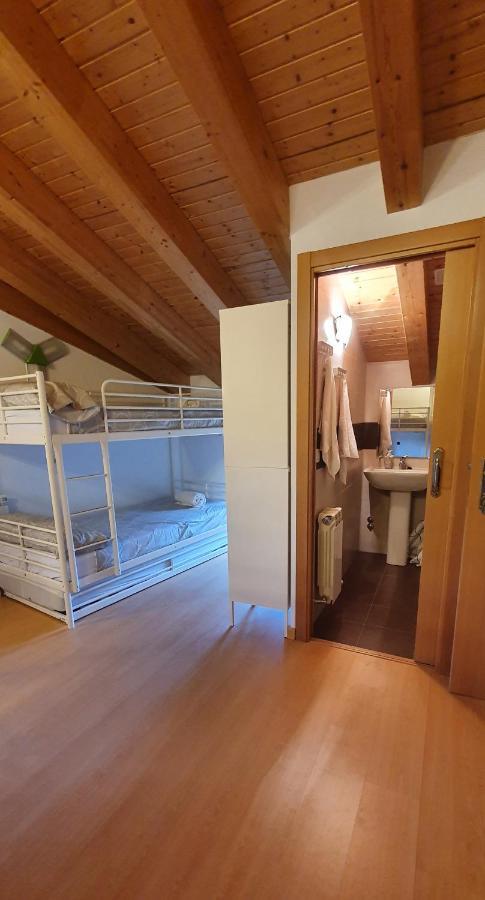 Chalet T-rex Bretun