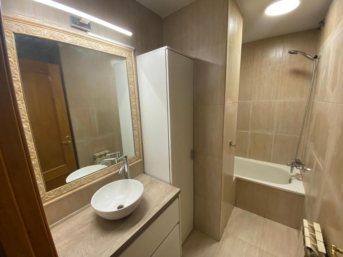 Apartamento Acogedor Piso En Con Piscina Sort