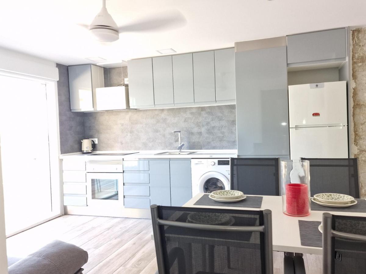 Miyas 2, Primera Linea De Playa Apartment
