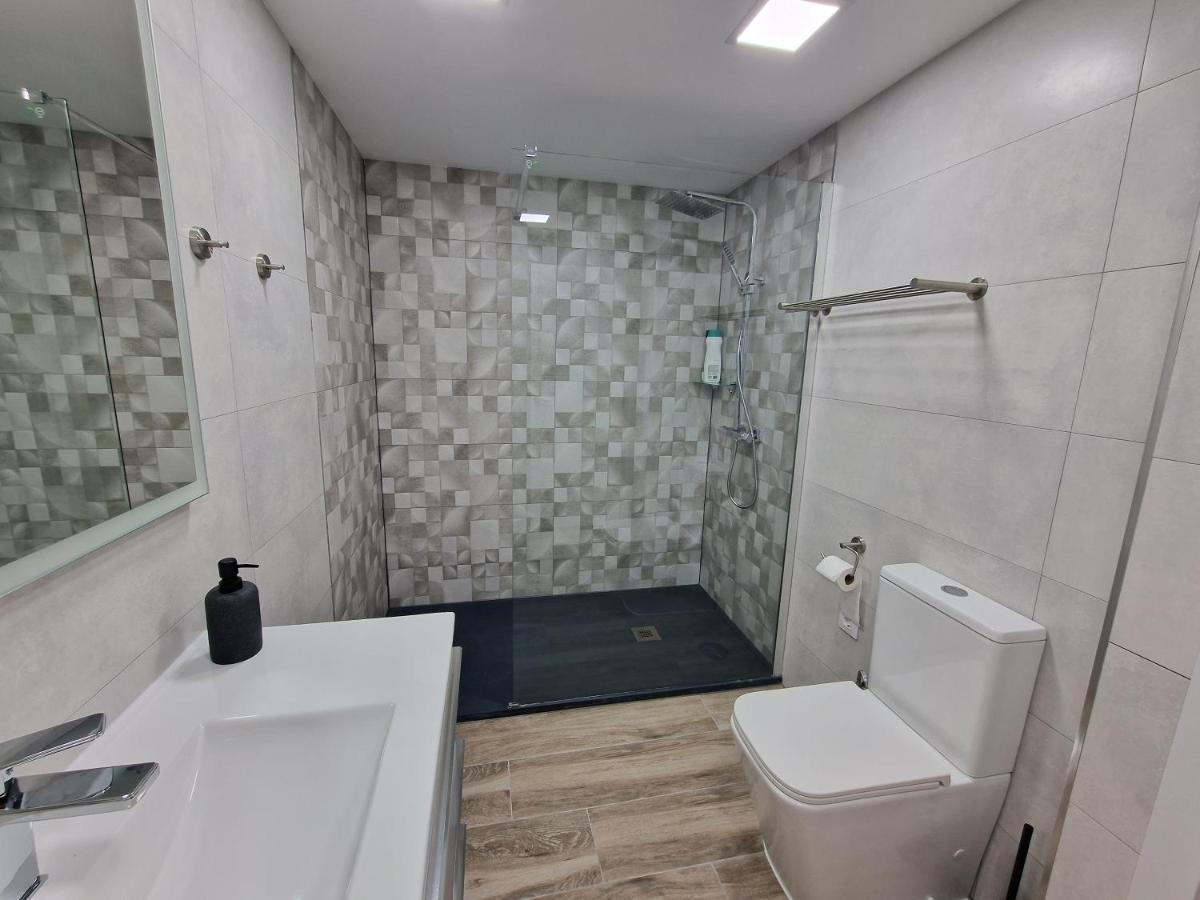 Miyas 2, Primera Linea De Playa Apartment