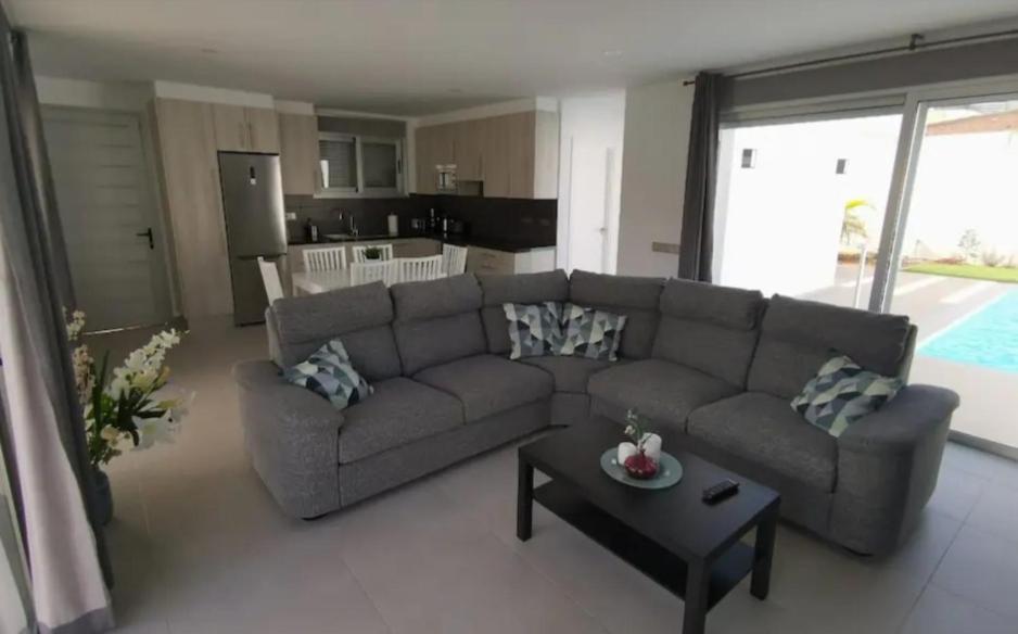 Idaira Adosado Con Piscina A Estrenar-wifi Holiday home Palm-mar