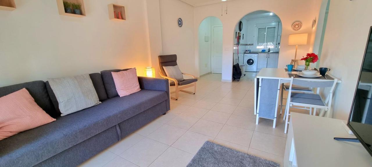 Lovely 2 Bed, 2 Bath Apt With 2 Large Pools Apartamento