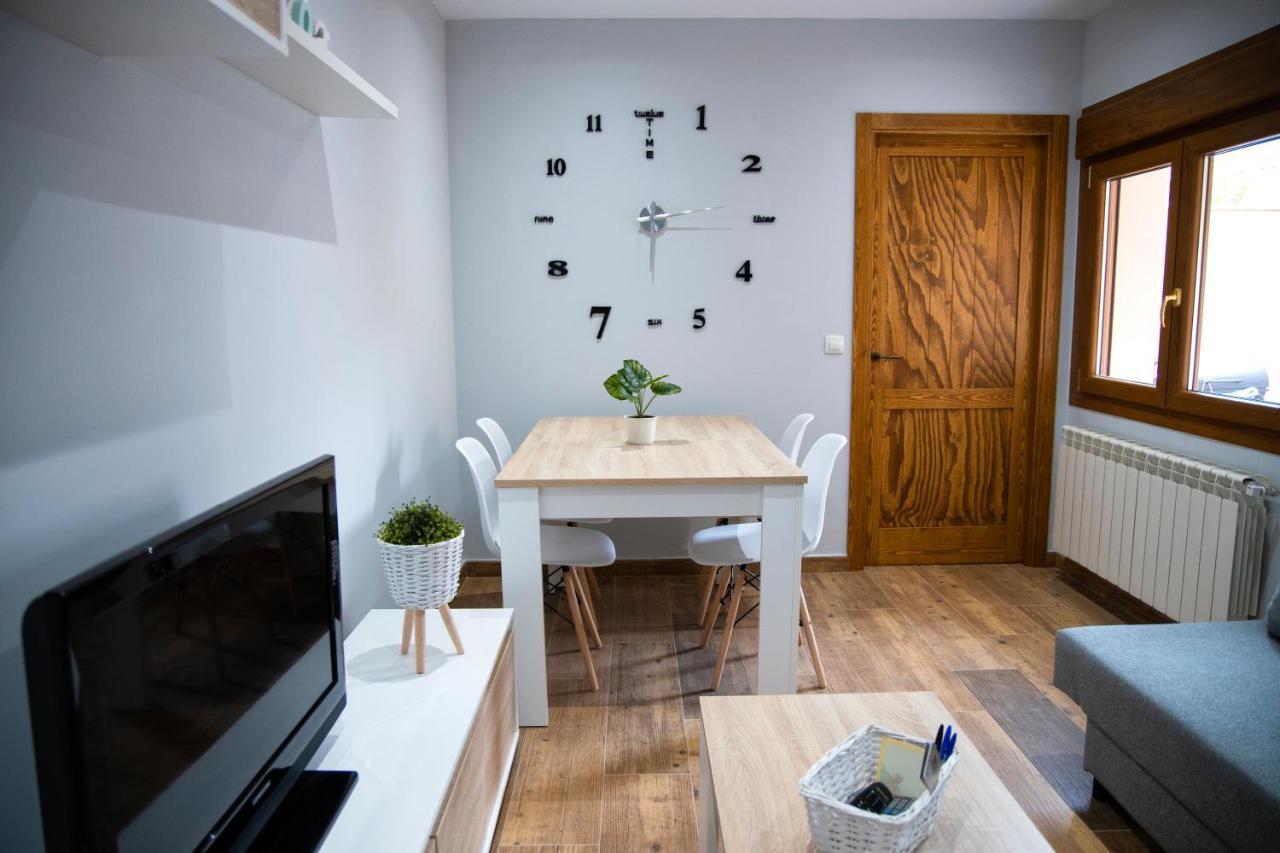 La Casa De Los Bisa Holiday home Sanchidrian