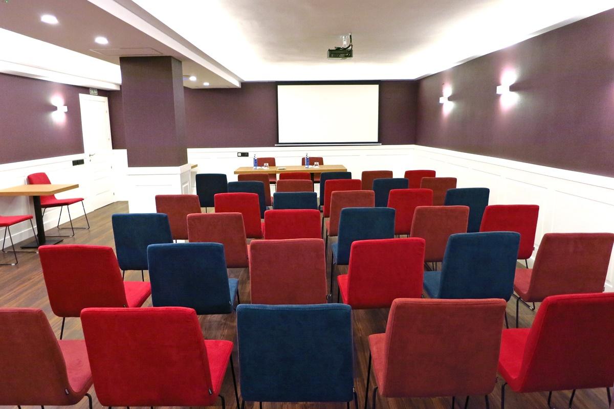 Colón Plaza 4*