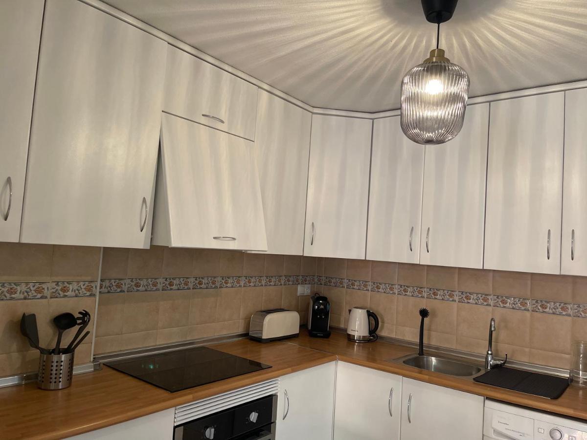 Three Bedroom With Pool In Torrevieja