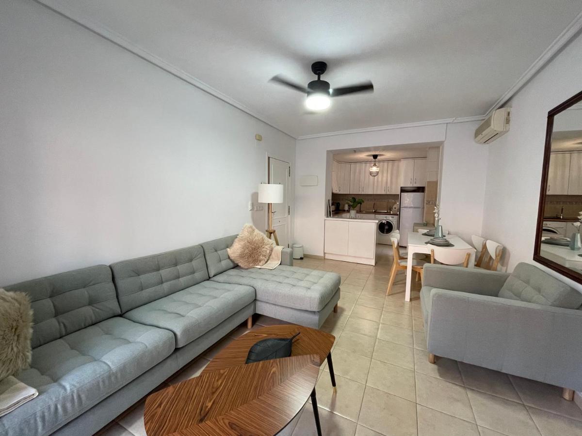 Three Bedroom With Pool In Torrevieja