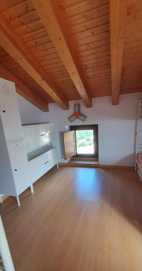 T-rex Chalet *