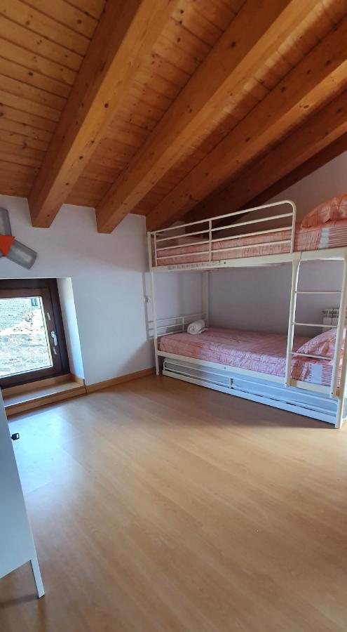 Chalet T-rex