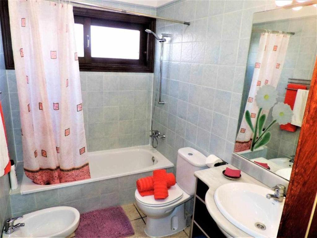 Baroli Nepal. Jardín Y Piscina Privada. Playa Blanca (Lanzarote)