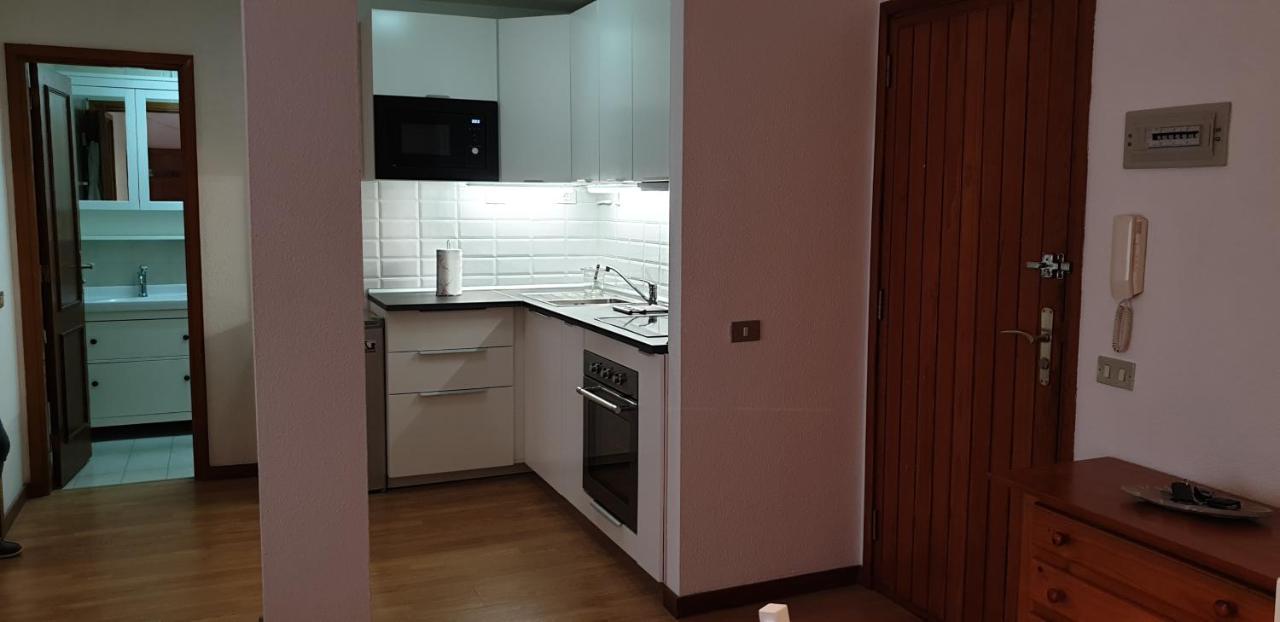 Apartamento Recién Renovado, Con Parking Apartamento