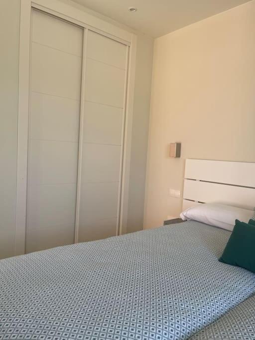 Vivienda Adosada En Castillo, *