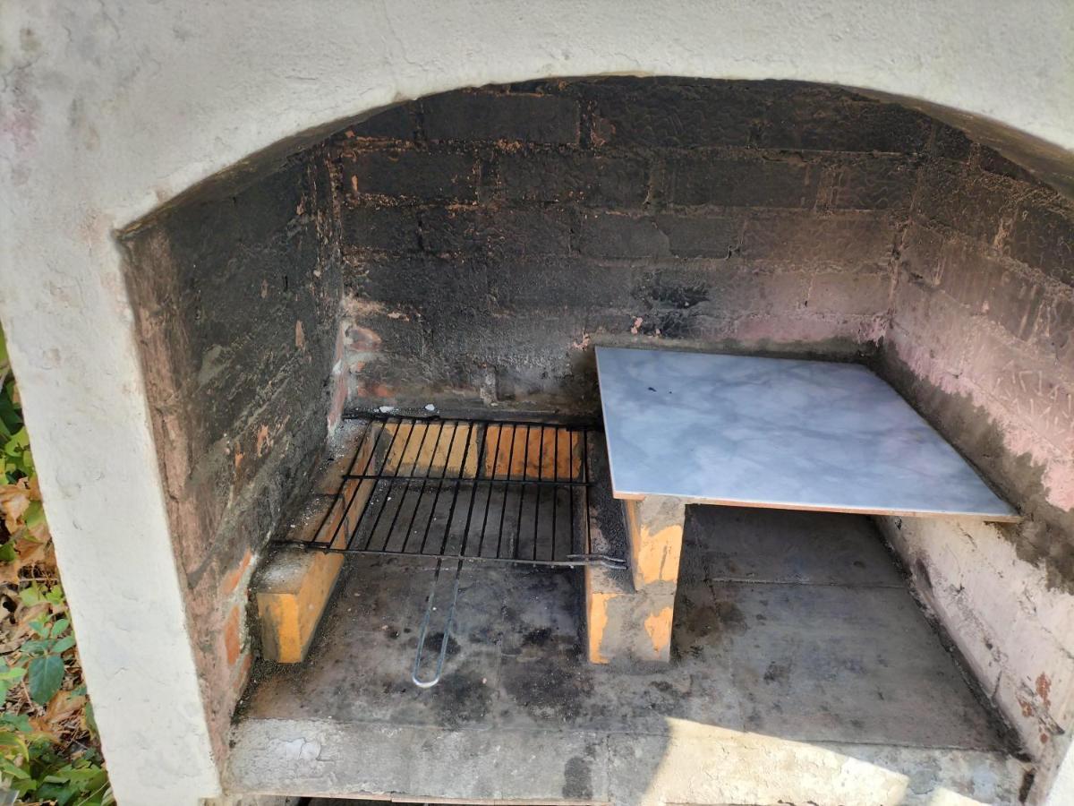 Casa De Campo Con Piscina Y Barbacoa *