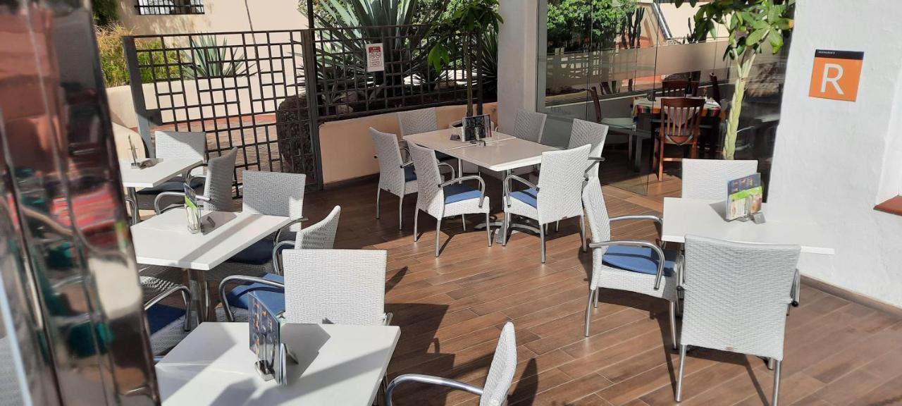 Castle Harbour Official Apartahotel 3*