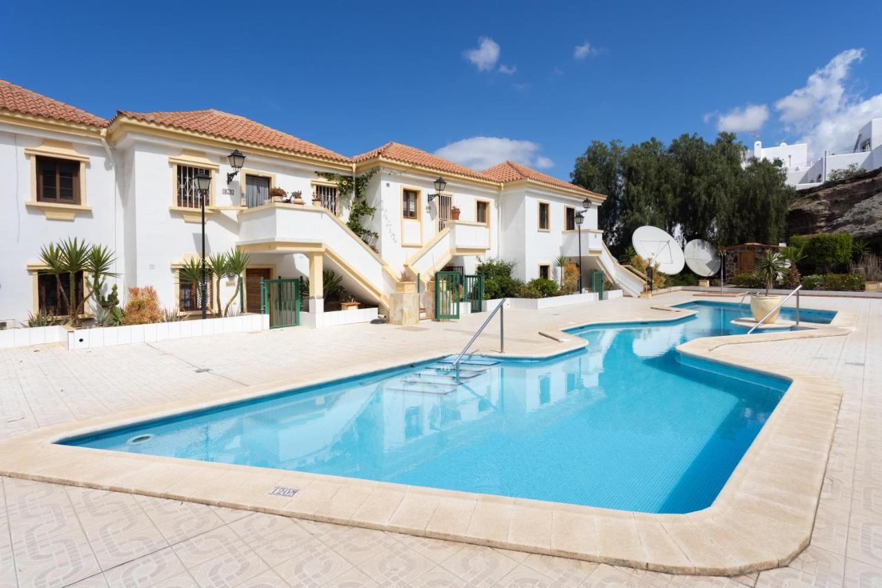 Stylish Design With Ocean, Pool View, King Size Bed, Wifi, Smart Tv, Free Parking 2 Pools Access *