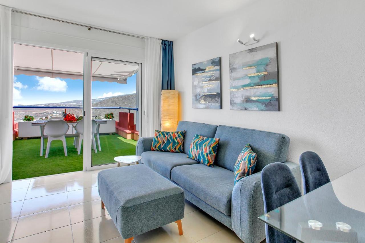 Apartment Wonderful View, Huge Terrace Solarium, Private Parking Costa Adeje (Tenerife)