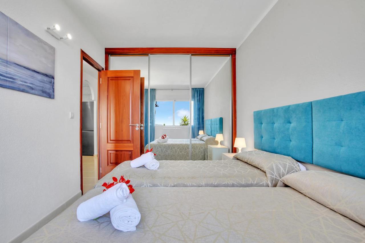 Wonderful View, Huge Terrace Solarium, Private Parking Apartment
