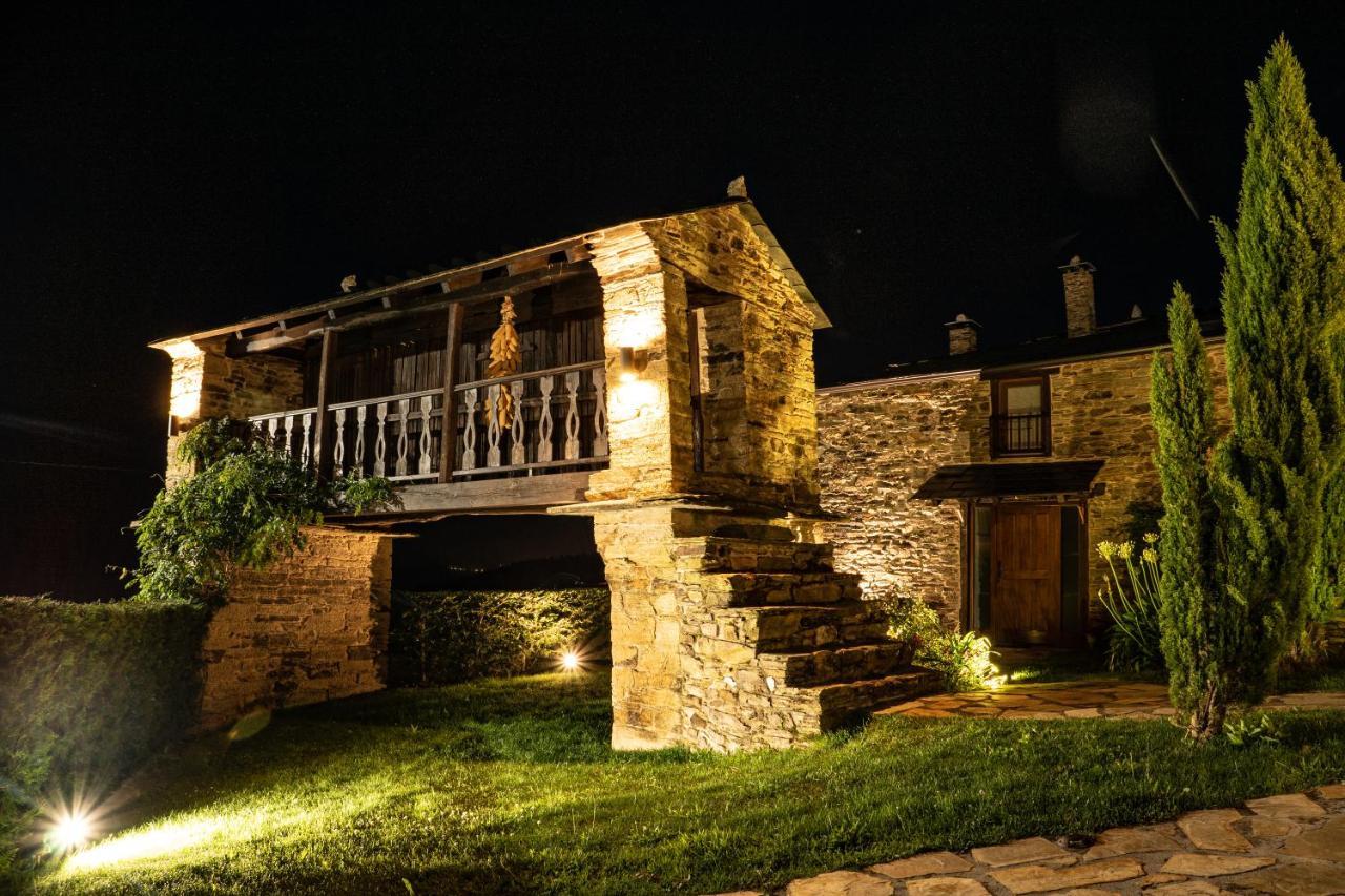 Complejo Rural Lar De Vies Casa rural A Pontenova