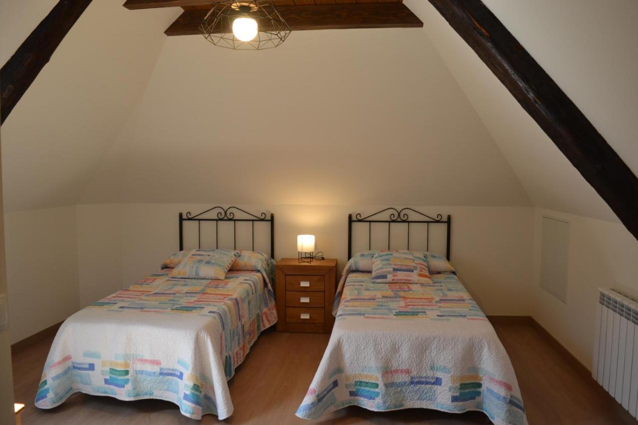 Alojamientos Rurales Apezarena Apartment Izalzu