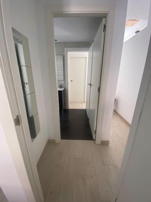 Apartment Rent Aparts Milagrosa 1 *