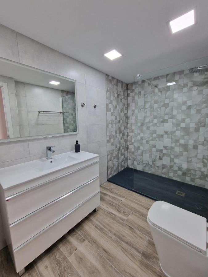 Miyas 2, Primera Linea De Playa Apartment
