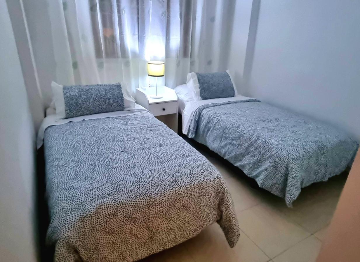 Lovely 2 Bed, 2 Bath Apt With 2 Large Pools