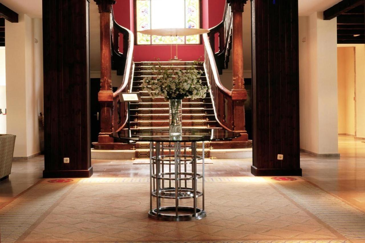 Hotel De 4*