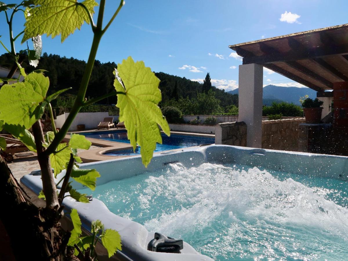 Casa Llibertat Boutique With Bed & Breakfast Lliber