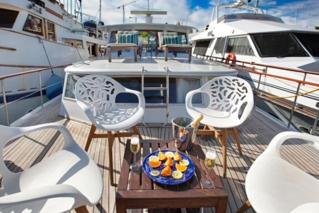 Charming Boat In Barcelona - Perfect Getaway Hotel en barco *