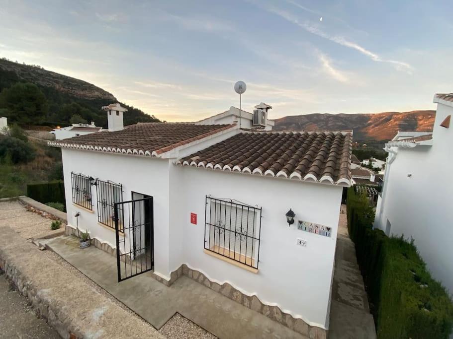 Stunning Mountain Views! Private With Fabulous Communal Pool! Сasa de vacaciones *