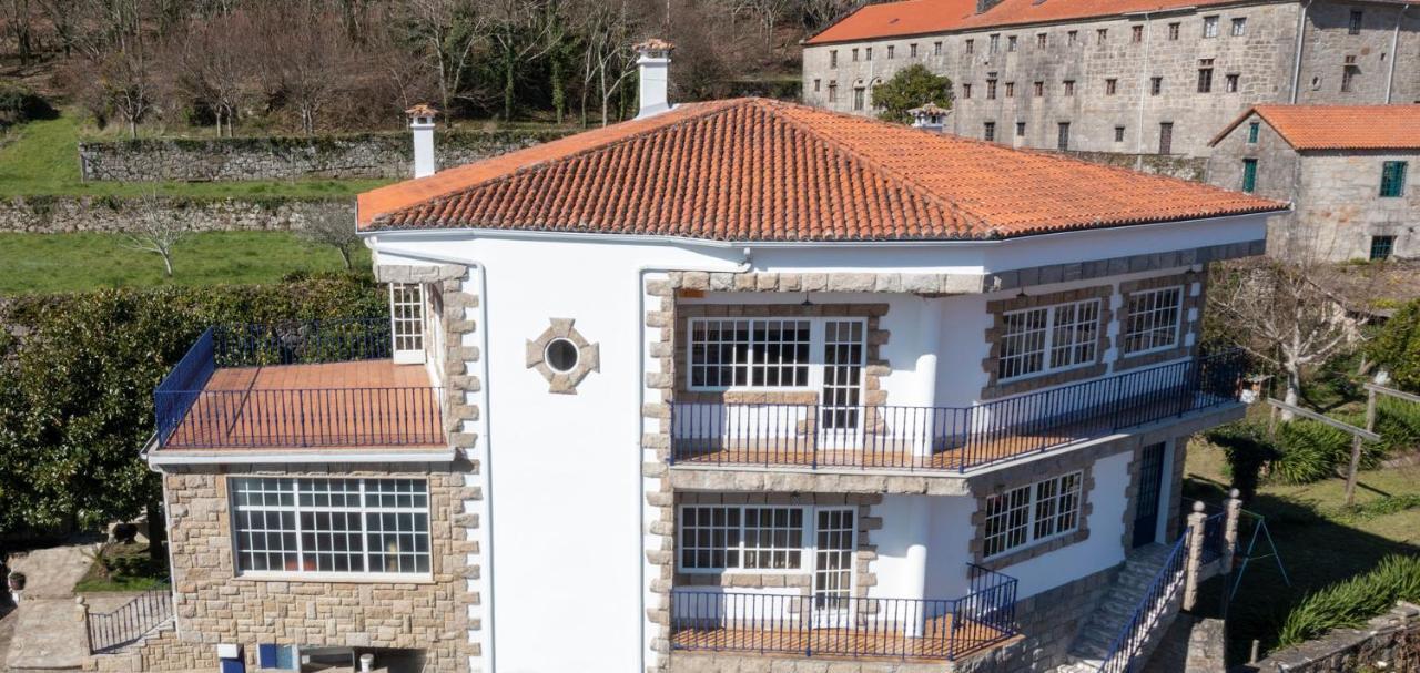 Impresionante- Rosa- Boutique Con Piscina Cerca De Santiago Y Playas Rias Bajas