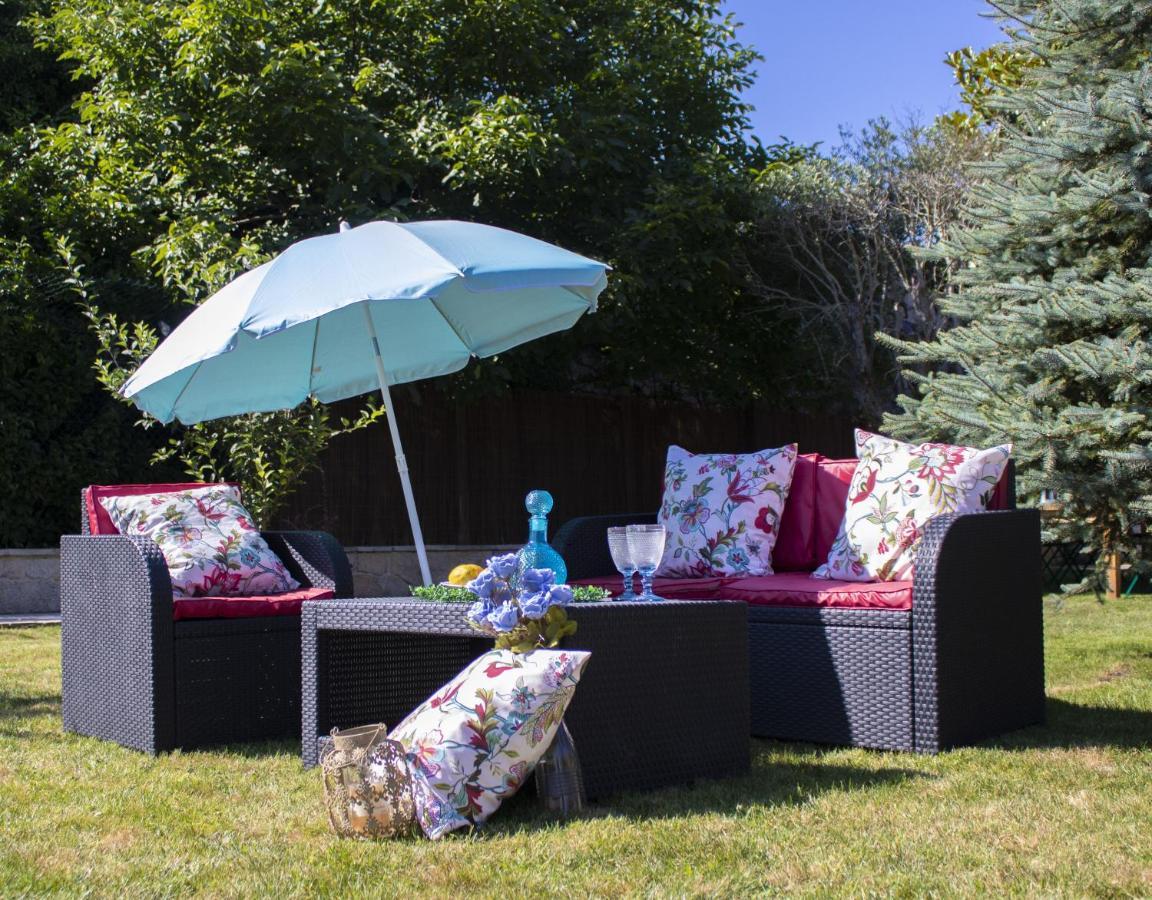 Impresionante- Rosa- Boutique Con Piscina Cerca De Santiago Y Playas Rias Bajas Casa rural *