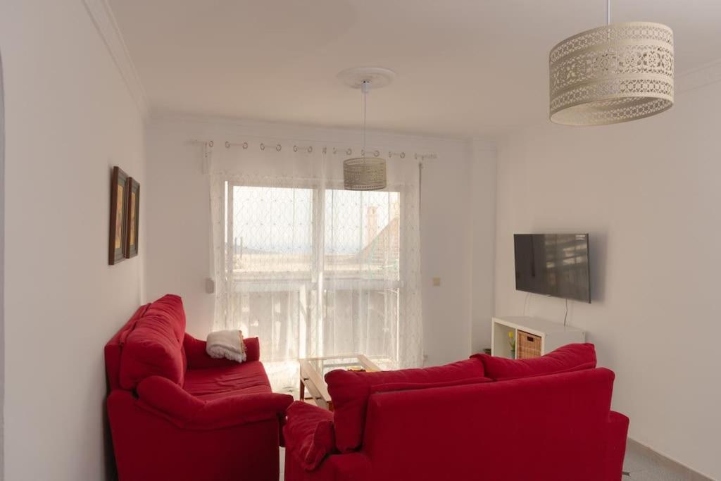 Precioso Piso De 3 Dormitorios, Cocina Y 1 Bano Competa