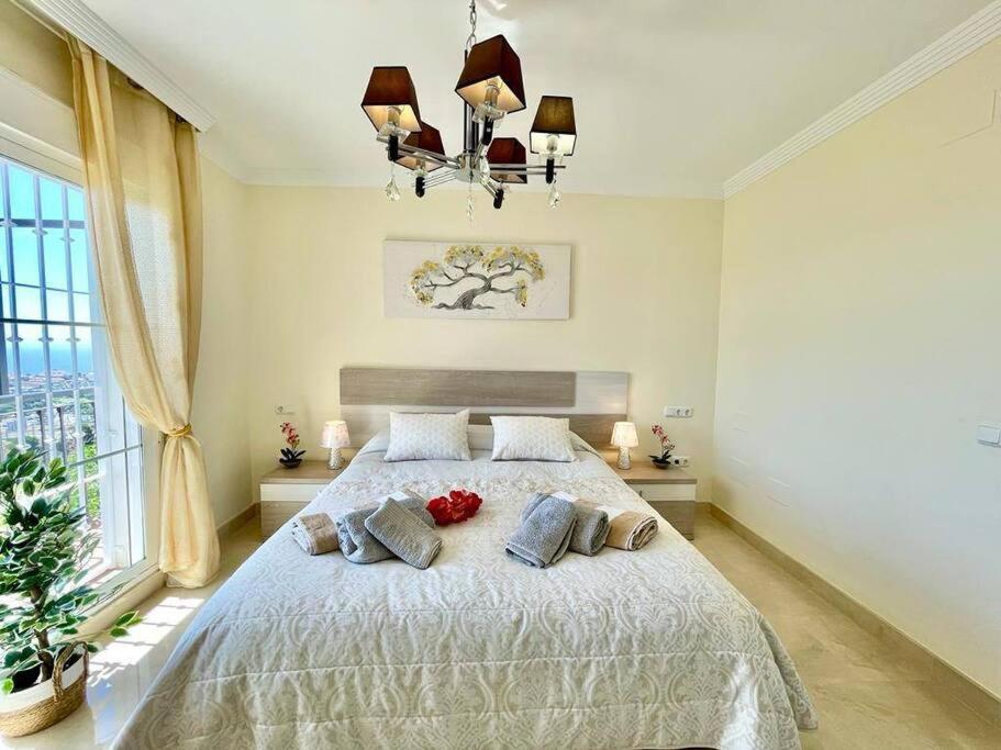 Mirador Panoramic Sea Views - Private Villa Mijas