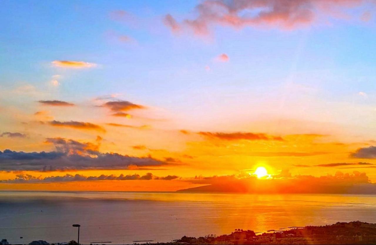 Wonderful View, Huge Terrace Solarium, Private Parking Costa Adeje (Tenerife)